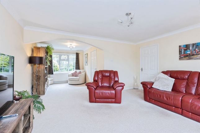 2, Gartree Crescent, Leicester photo 4
