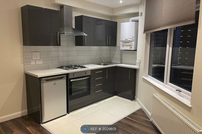 Thumbnail Flat to rent in Muswell Hill Broadway, London