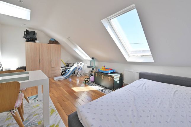 Welldon Crescent, Harrow photo 4