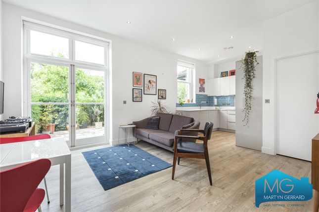 Maisonette for sale in Woodside Avenue, Muswell Hill, London