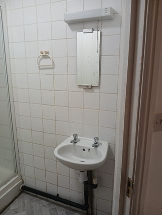 Dongola Road, London photo 5