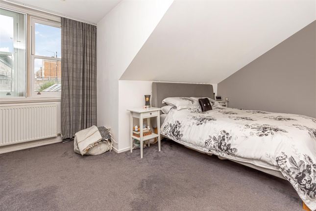 Flat for sale in 27A Bruce Street, Dunfermline