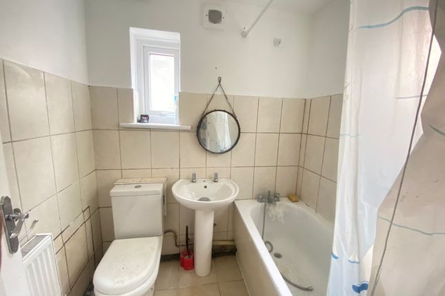 43, Dashwood Avenue, High Wycombe photo 2