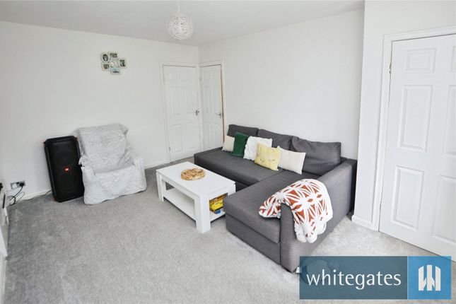 102, Winrose Avenue, Leeds photo 2
