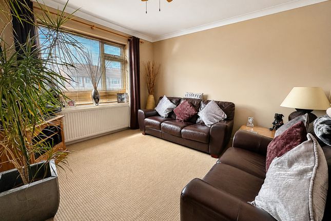 Flat Flat 3, 58, Greensward Lane, Essex photo 2