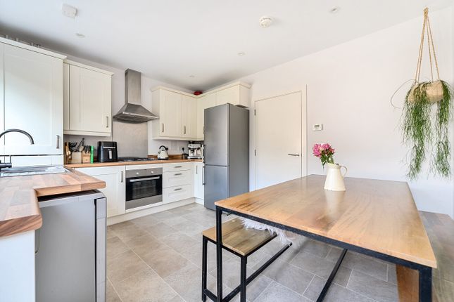 18, Eversley Gardens, Winchester photo 4