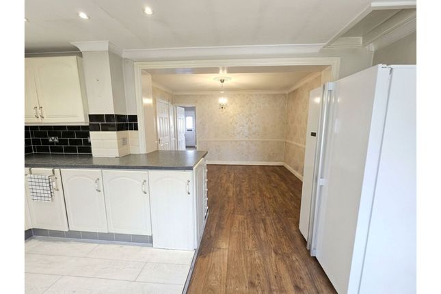 132, Blackwatch Road, Coventry photo 5