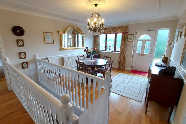 19, Y Dderwen, Maesteg photo 2