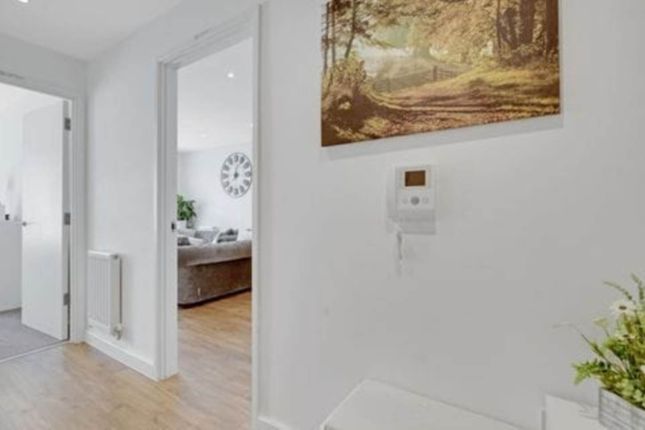 Myers Court, Brentford photo 4