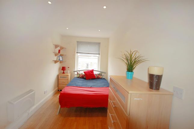 Flat to rent in Southwell Gardens, South Kensington