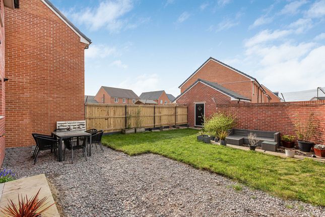 10, Douglas Drive, Wantage photo 3