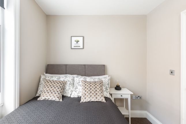 Flat to rent in Little East Street, Brighton