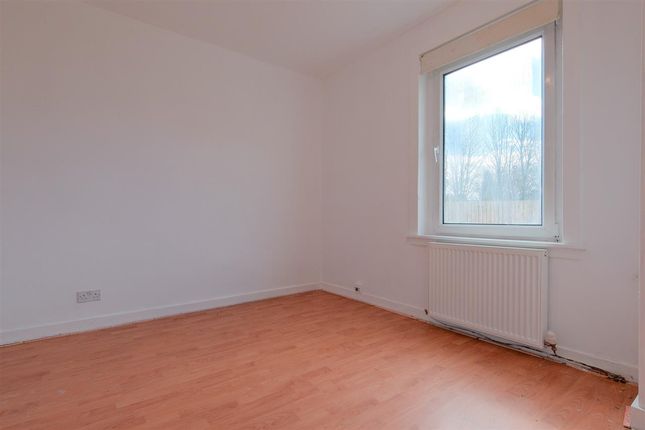 Small Crescent, Blantyre, Glasgow G72, 2 Bedroom Flat For Sale 