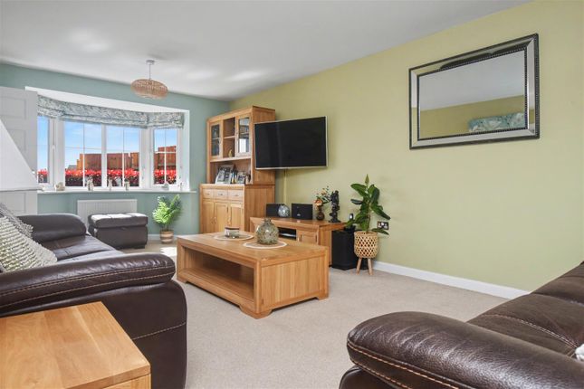 12, Stanley Close, Corby photo 2