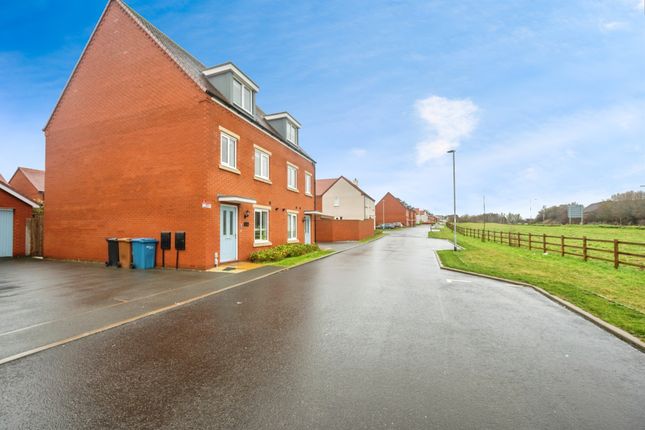 12, Gallimore Drive, LICHFIELD photo 2