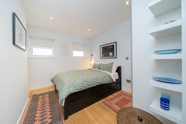 Flat for sale in Broughton Road, London