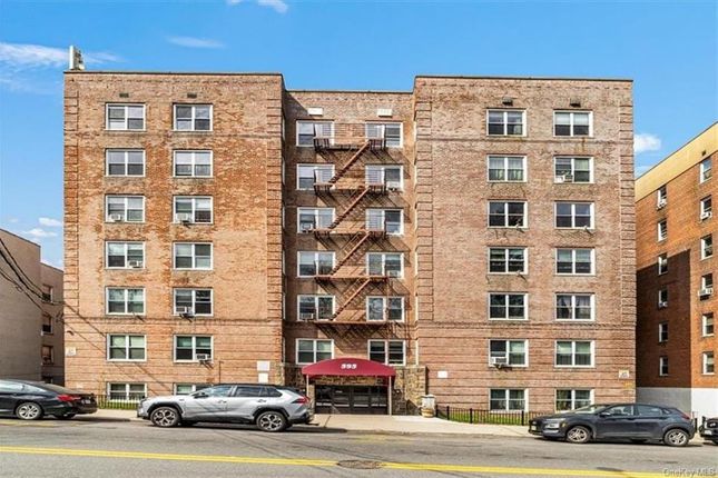 Thumbnail Property for sale in 595 Mclean Avenue #2G, Yonkers, New York, United States Of America