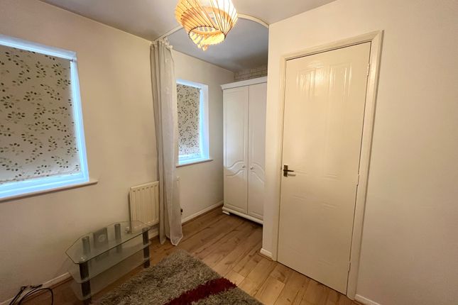 Semi-detached house to rent in Tilbury Crescent, Leicester