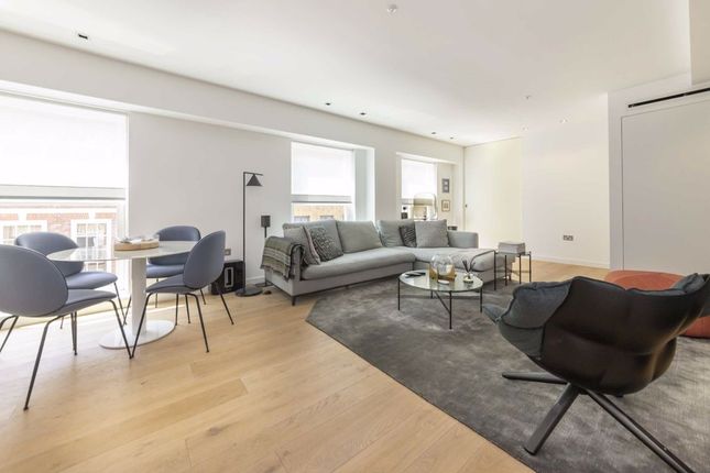Thumbnail Flat for sale in Essex Street, London