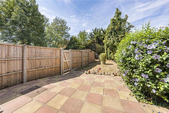 44, Keats Way, Middlesex photo 2