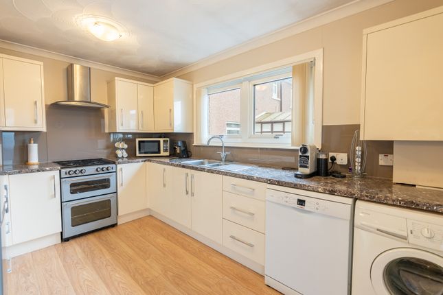 13 Gibb Street, Chapelhall, Airdrie photo 4