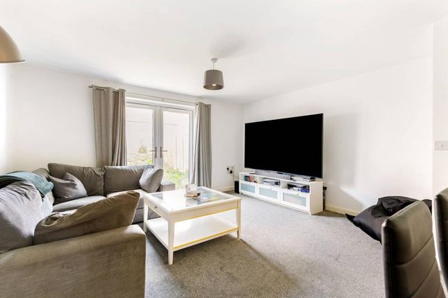 25, Peridot Drive, Wellingborough photo 3