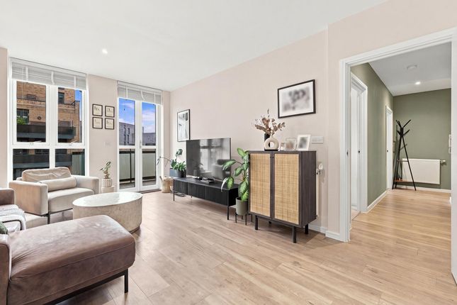 Flat 402 Bight Court, 17, Nellie Cressall Way, London photo 4