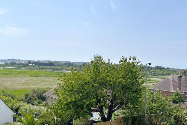 8, Eastdown Gardens, Weymouth photo 3