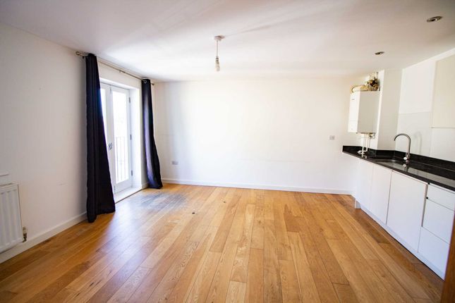 Flat to rent in Cork Street, Frome
