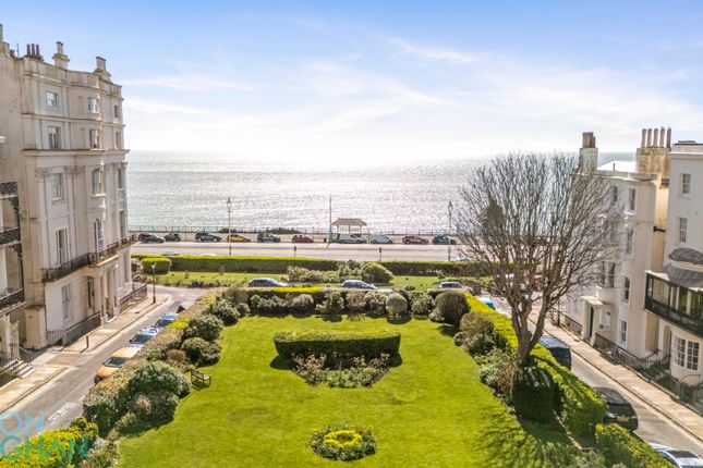 22 Marine Square, Brighton, East Sussex photo 2