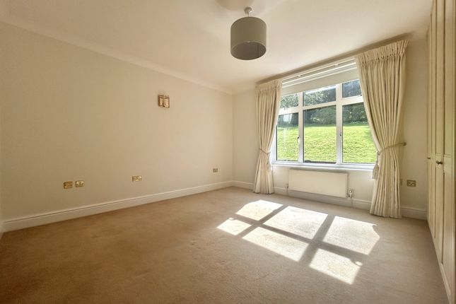 Flat to rent in Church Lane, Oxted, Surrey