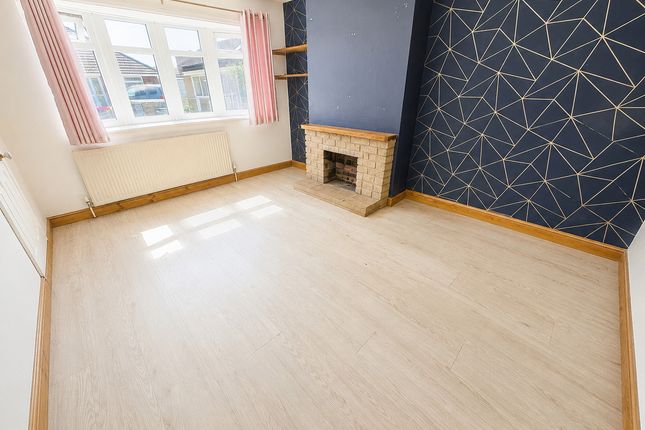 1, Blake Crescent, Swindon photo 3