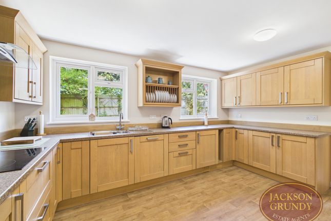 2, Corran Close, Northampton photo 2
