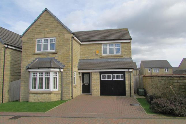 Thumbnail Detached house to rent in Pavilion View, Huddersfield