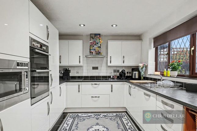 2, Oak End, Buntingford photo 3