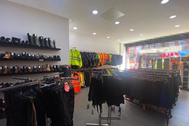 Retail premises to let in Streatham High Road, London