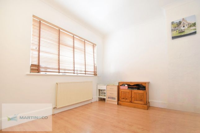 7, Berkeley Drive, West Molesey photo 2