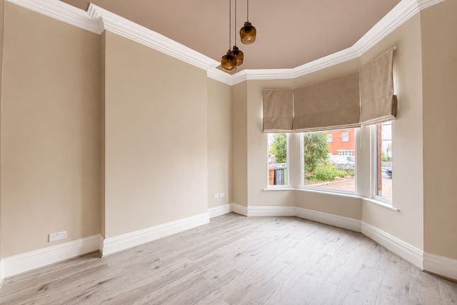 6 Poplar Street, Southport, Merseyside photo 2