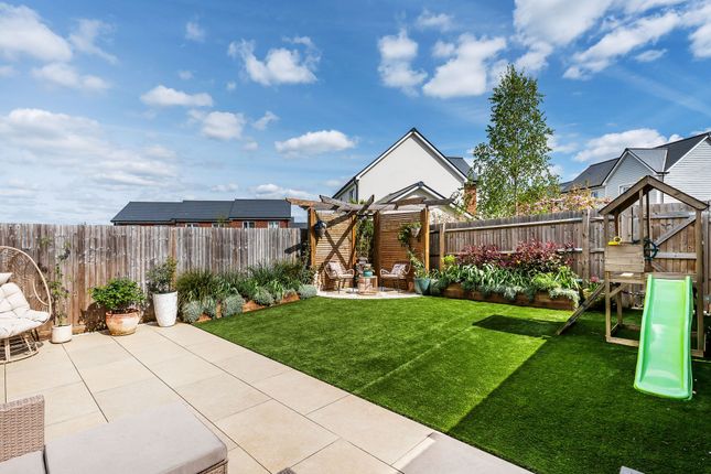 7 Elsanta Close, Tunbridge Wells photo 4