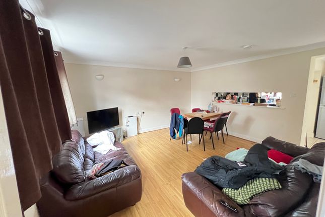 36 Spear Road, Portswood, Southampton photo 2