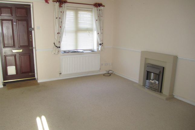 37, John Tame Close, Fairford photo 3