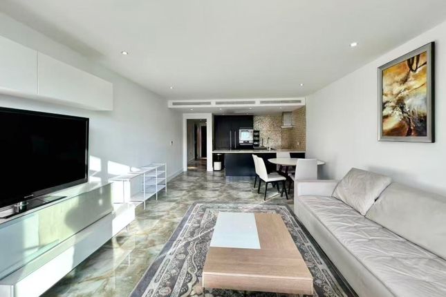 Queenstown Road, London photo 2