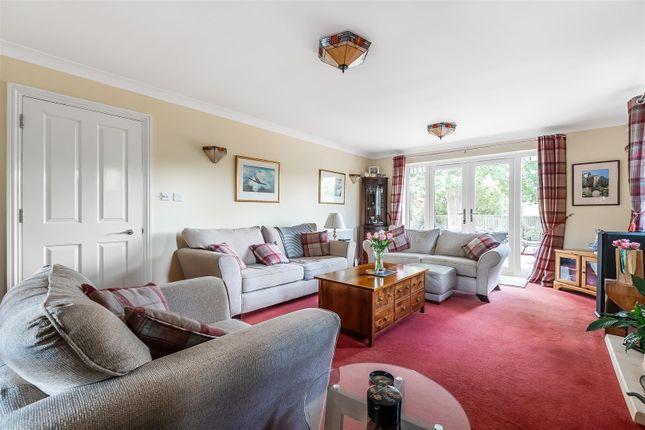 9, Rye Field, Ashtead photo 4