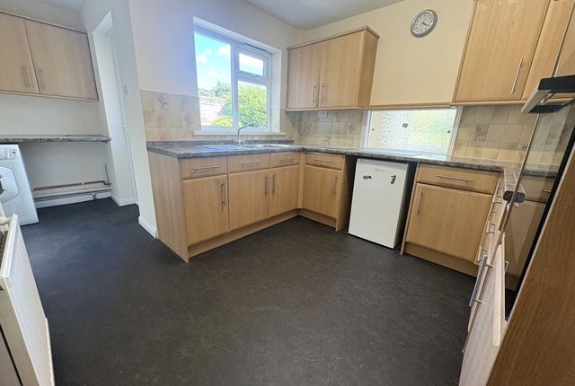 47, Pine Park Road Devon, Honiton photo 3