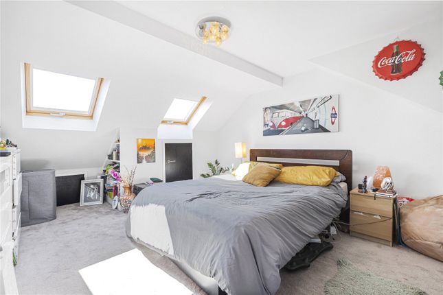 Terraced house for sale in Cold Harbour, London
