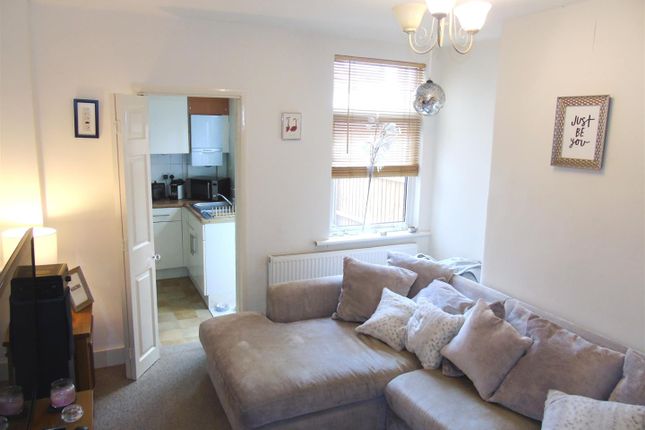 Terraced house to rent in Parker Street, Watford