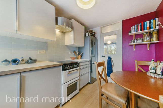 Flat for sale in Staveley Close, London