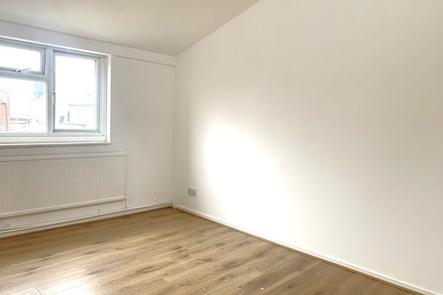 19, Lazar Walk, Holloway photo 3