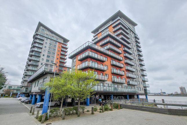 2-bed flat on Flat 701, Mizzen Mast House, Mast Quay, Woolwich, £260,000