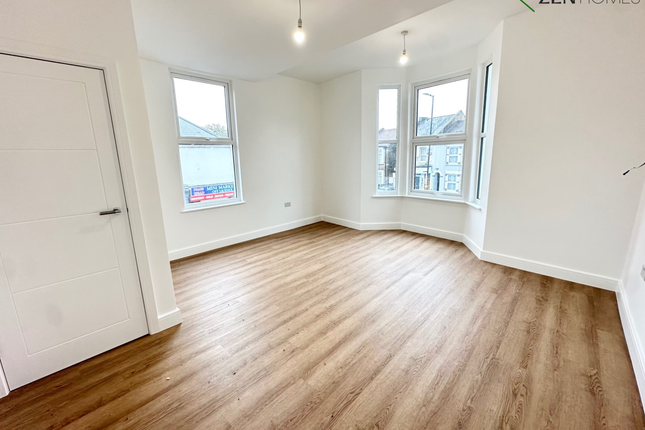 56a Nags Head Road, Enfield photo 2